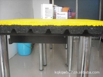 【特賣廣場專用T型溝槽防滑耐磨磚】價格,廠家,圖片,塑料、塑膠、橡膠地板,魏縣鳴仁橡膠制品mdash;—銷售一部-